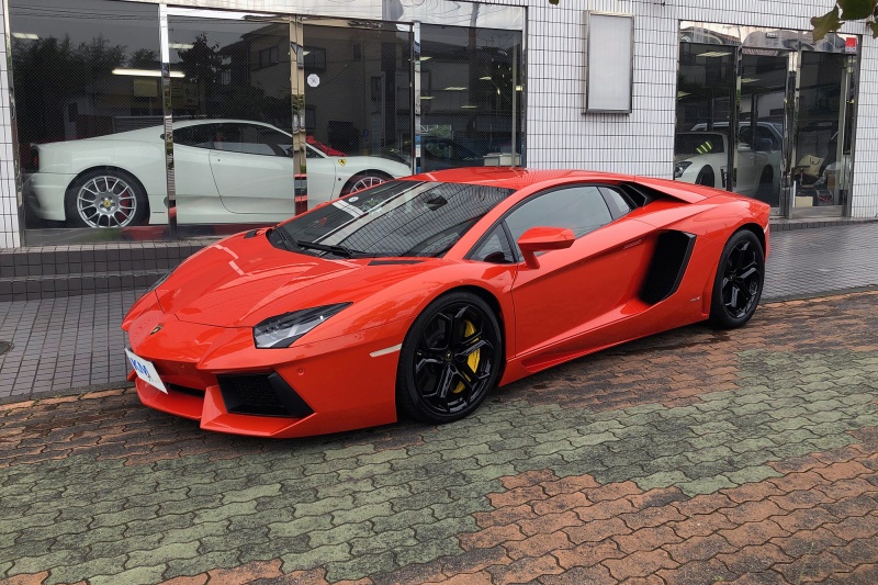 ランボルギーニ アヴェンタドール Lp700 4 ディーラー車 中古車 情報 Kmオート